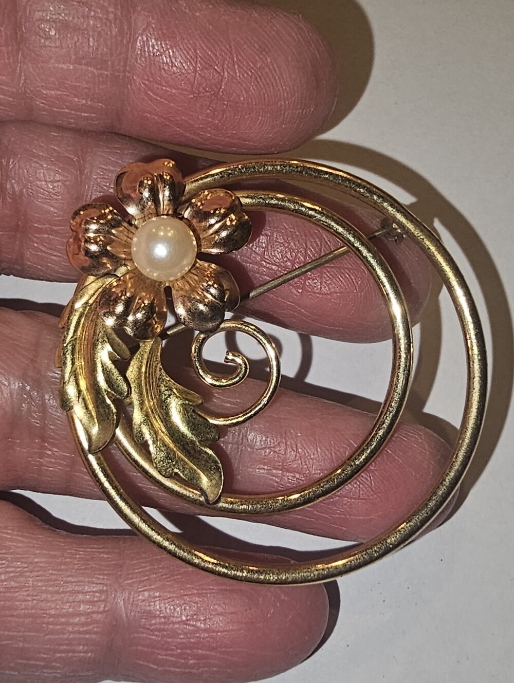 Vintage Van Dell 12K Gold Filled Floral Circle Brooch Pin with Cultured Pearl